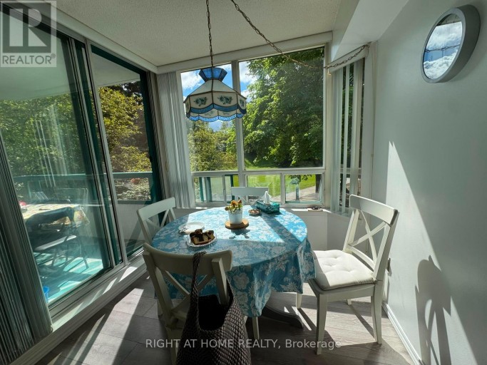 210 - 7250 YONGE STREET, Vaughan (Crestwood-Springfarm-Yorkhill), Ontario, L4J7X1