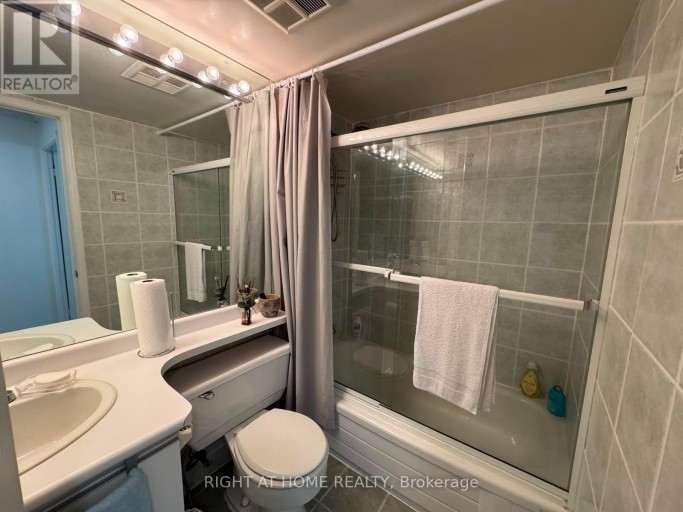 210 - 7250 YONGE STREET, Vaughan (Crestwood-Springfarm-Yorkhill), Ontario, L4J7X1
