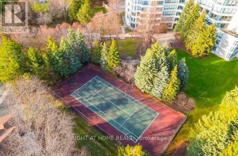 210 - 7250 YONGE STREET, Vaughan (Crestwood-Springfarm-Yorkhill), Ontario, L4J7X1