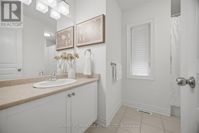 28 KINCARDINE STREET, Vaughan (Kleinburg), Ontario, L4H4H7