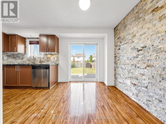 46 RIDWELL STREET, Barrie (Edgehill Drive), Ontario, L4N0W7