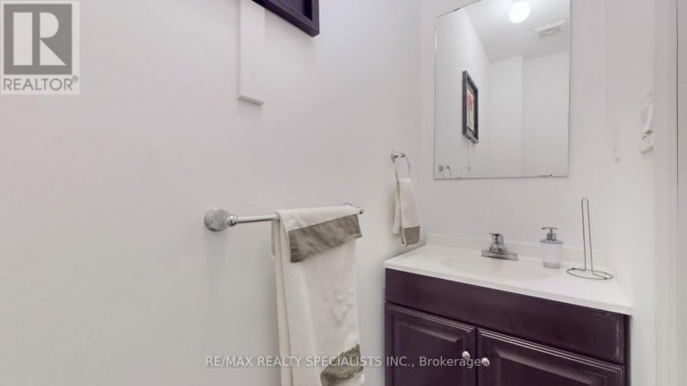 13 LEDGEROCK ROAD, Brampton (Bram East), Ontario, L6P2L8