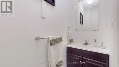13 LEDGEROCK ROAD Brampton (Bram East) Ontario photo 18