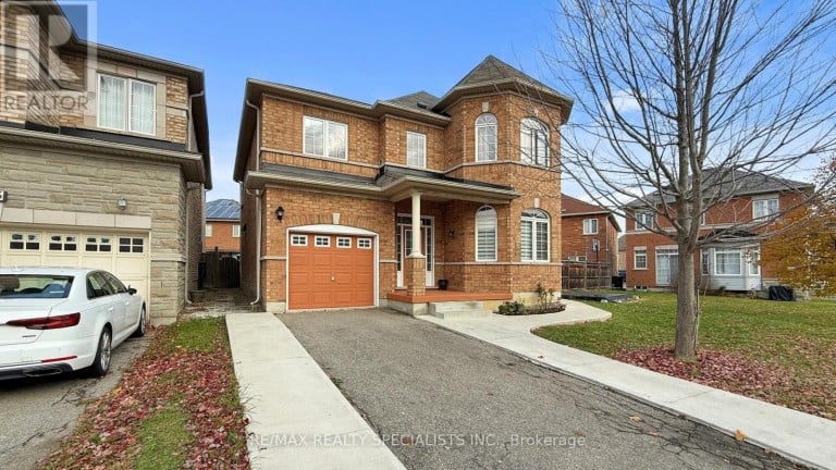 13 LEDGEROCK ROAD, Brampton (Bram East), Ontario, L6P2L8