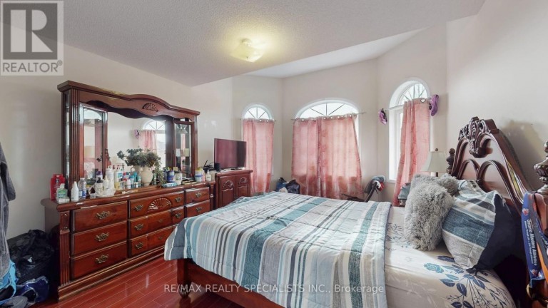13 LEDGEROCK ROAD, Brampton (Bram East), Ontario, L6P2L8