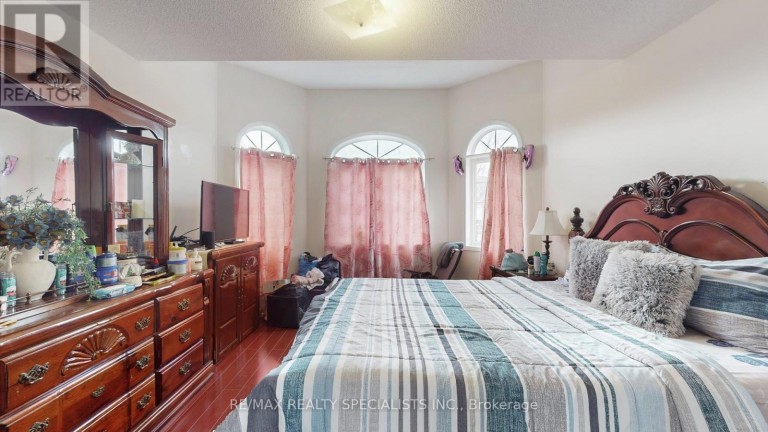 13 LEDGEROCK ROAD, Brampton (Bram East), Ontario, L6P2L8