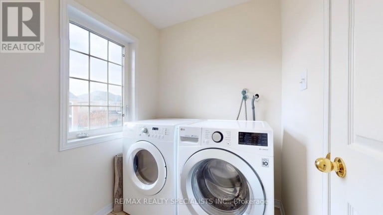 13 LEDGEROCK ROAD, Brampton (Bram East), Ontario, L6P2L8