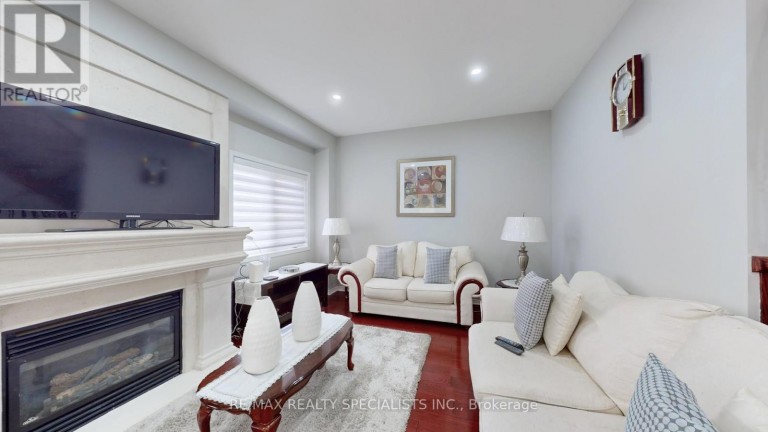 13 LEDGEROCK ROAD, Brampton (Bram East), Ontario, L6P2L8