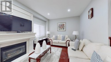 13 LEDGEROCK ROAD Brampton (Bram East) Ontario photo 4