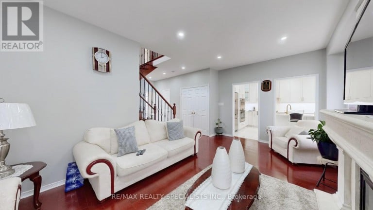 13 LEDGEROCK ROAD, Brampton (Bram East), Ontario, L6P2L8