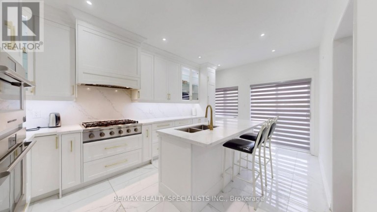 13 LEDGEROCK ROAD, Brampton (Bram East), Ontario, L6P2L8
