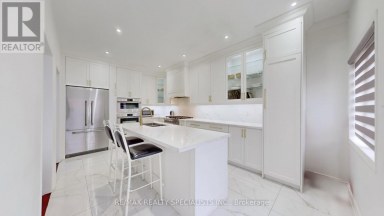 13 LEDGEROCK ROAD Brampton (Bram East) Ontario photo 8