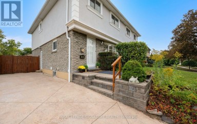 783 DODSWORTH CRESCENT Mississauga (Applewood) Ontario photo 4