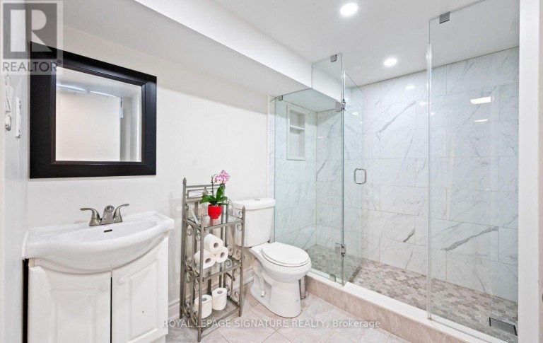 783 DODSWORTH CRESCENT, Mississauga (Applewood), Ontario, L4Y2H8
