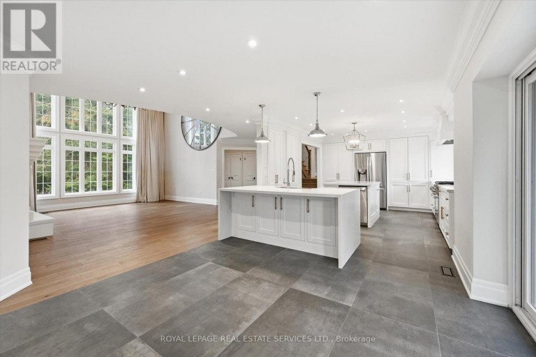 1601 VENETIA DRIVE, Oakville (SW Southwest), Ontario, L6L1K8