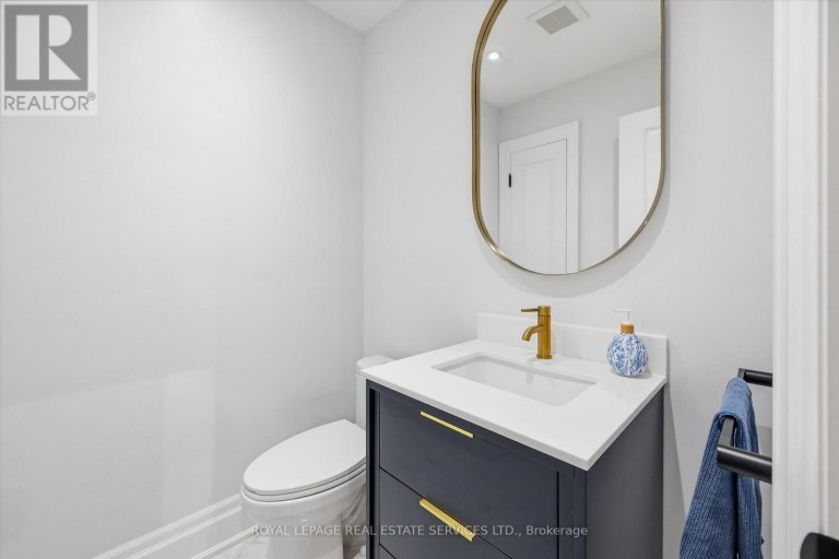1601 VENETIA DRIVE, Oakville (SW Southwest), Ontario, L6L1K8