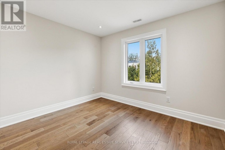 1601 VENETIA DRIVE, Oakville (SW Southwest), Ontario, L6L1K8