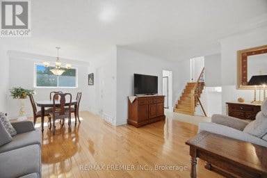 33 BELLEGLADE COURT Toronto (Humbermede) Ontario photo 13
