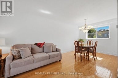 33 BELLEGLADE COURT Toronto (Humbermede) Ontario photo 14