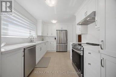 33 BELLEGLADE COURT Toronto (Humbermede) Ontario photo 17