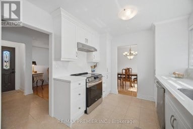 33 BELLEGLADE COURT Toronto (Humbermede) Ontario photo 20