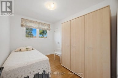 33 BELLEGLADE COURT Toronto (Humbermede) Ontario photo 28