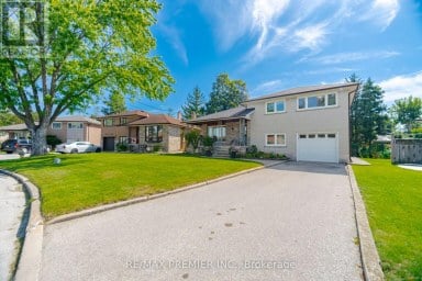 33 BELLEGLADE COURT Toronto (Humbermede) Ontario photo 3