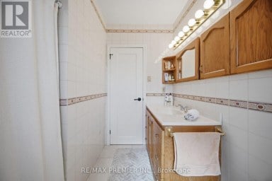 33 BELLEGLADE COURT Toronto (Humbermede) Ontario photo 31