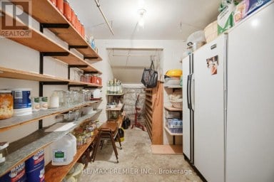 33 BELLEGLADE COURT Toronto (Humbermede) Ontario photo 39