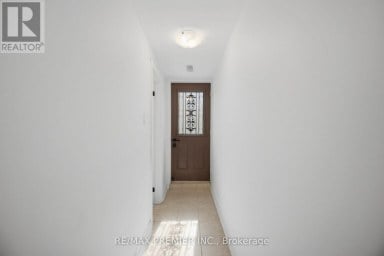 33 BELLEGLADE COURT Toronto (Humbermede) Ontario photo 42