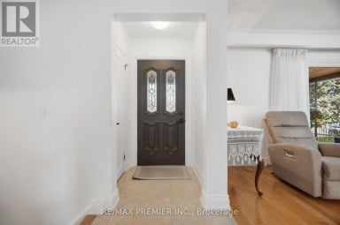 33 BELLEGLADE COURT Toronto (Humbermede) Ontario photo 9
