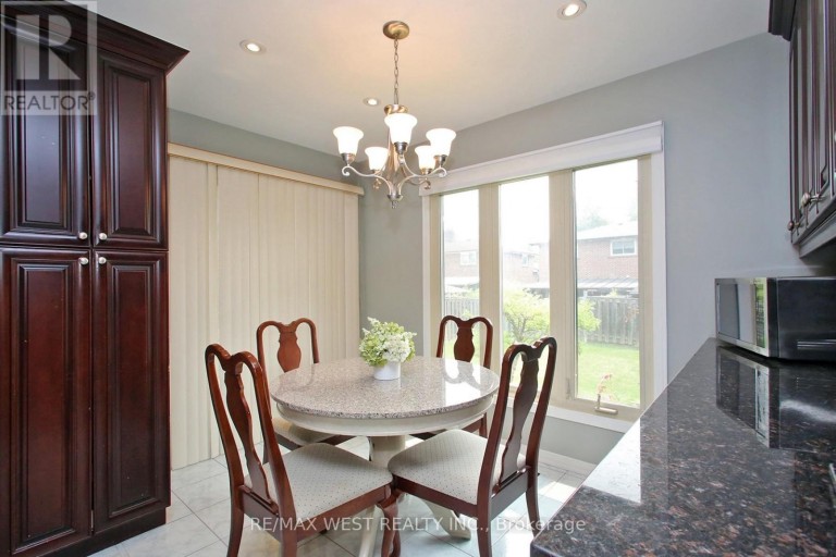 540 LOUIS DRIVE, Mississauga (Cooksville), Ontario, L5B2N2