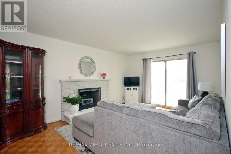 540 LOUIS DRIVE, Mississauga (Cooksville), Ontario, L5B2N2