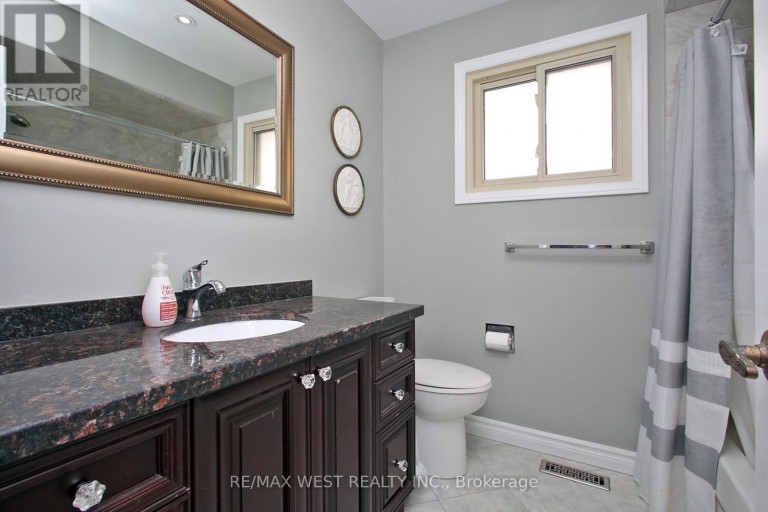540 LOUIS DRIVE, Mississauga (Cooksville), Ontario, L5B2N2