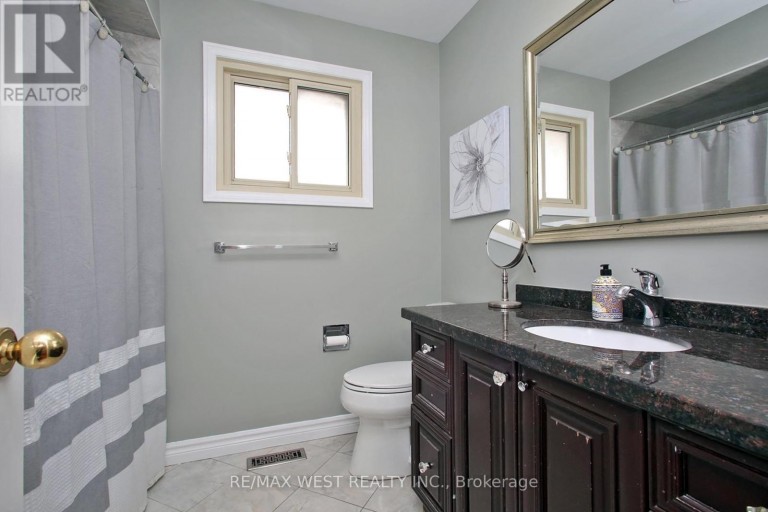 540 LOUIS DRIVE, Mississauga (Cooksville), Ontario, L5B2N2