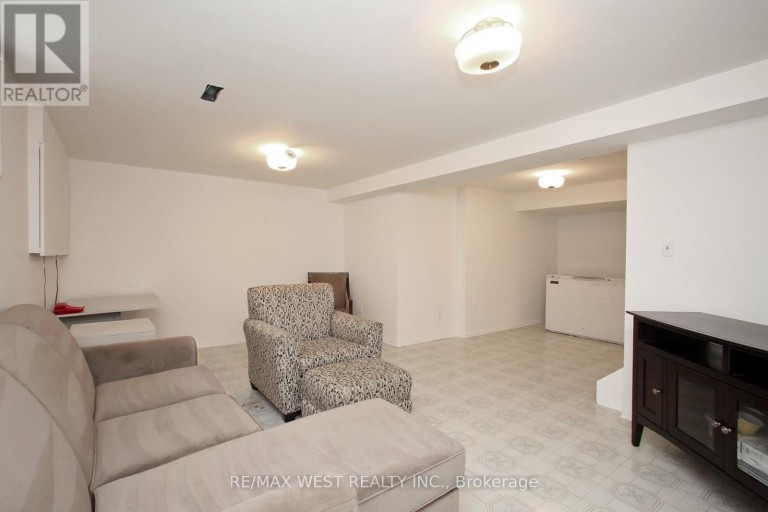 540 LOUIS DRIVE, Mississauga (Cooksville), Ontario, L5B2N2