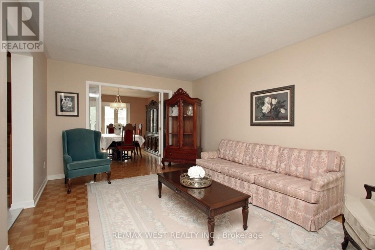 540 LOUIS DRIVE, Mississauga (Cooksville), Ontario, L5B2N2