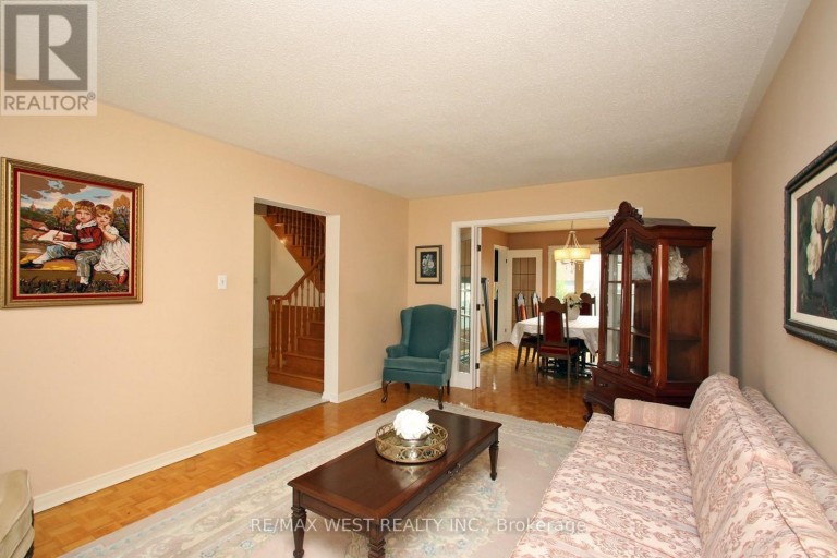 540 LOUIS DRIVE, Mississauga (Cooksville), Ontario, L5B2N2
