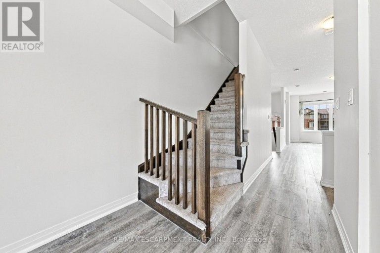 94 LAGUNA VILLAGE CRESCENT, Hamilton, Ontario, L0R1P0