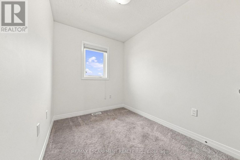 94 LAGUNA VILLAGE CRESCENT, Hamilton, Ontario, L0R1P0