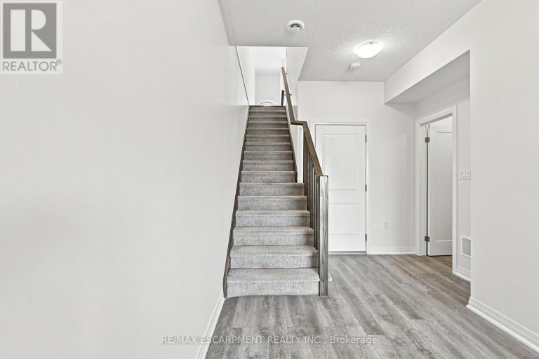 94 LAGUNA VILLAGE CRESCENT, Hamilton, Ontario, L0R1P0