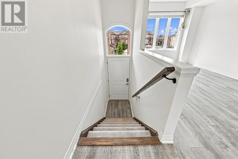 94 LAGUNA VILLAGE CRESCENT, Hamilton, Ontario, L0R1P0