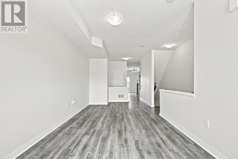 94 LAGUNA VILLAGE CRESCENT, Hamilton, Ontario, L0R1P0