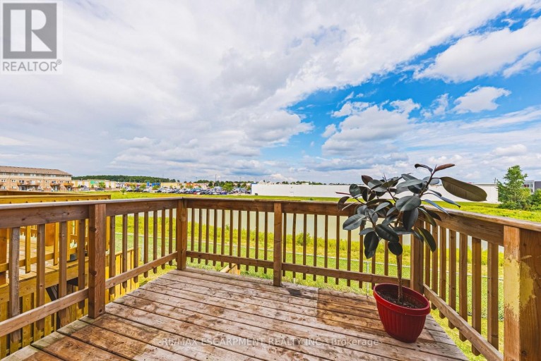 94 LAGUNA VILLAGE CRESCENT, Hamilton, Ontario, L0R1P0