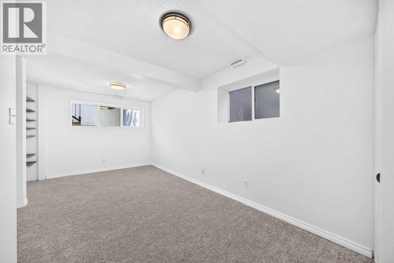 49, 10001 Brookpark Boulevard SW, Calgary, Alberta, T2W3E3