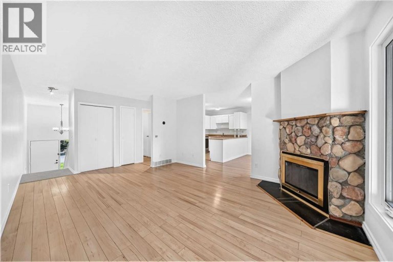 49, 10001 Brookpark Boulevard SW, Calgary, Alberta, T2W3E3