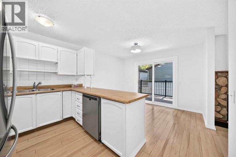 49, 10001 Brookpark Boulevard SW, Calgary, Alberta, T2W3E3