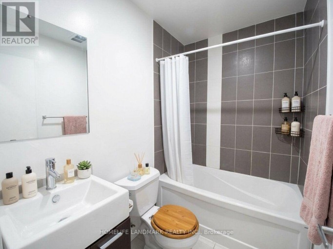 1603 - 770 BAY STREET, Toronto (Bay Street Corridor), Ontario, M5G1N6