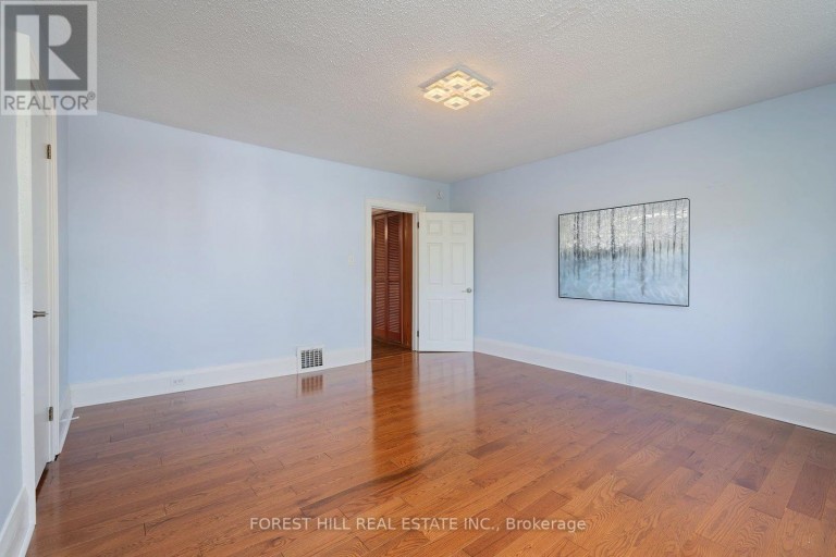 139 CRAIGHURST AVENUE, Toronto (Lawrence Park North), Ontario, M4K1K1