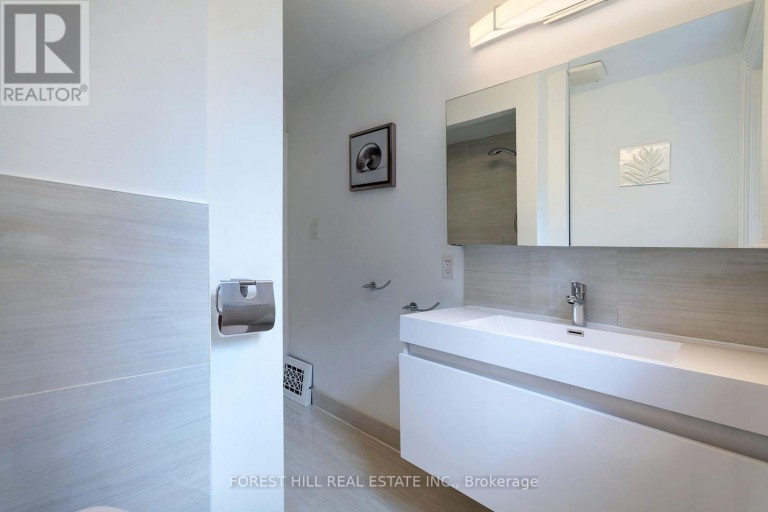 139 CRAIGHURST AVENUE, Toronto (Lawrence Park North), Ontario, M4K1K1